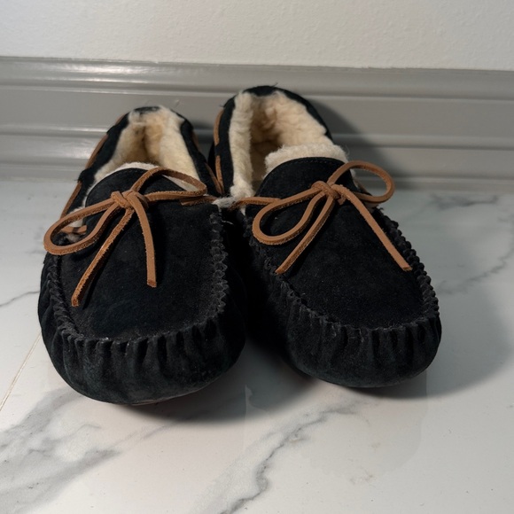 UGG DAKOTA BLACK SLIPPERS SIZE 9 - Picture 6 of 8